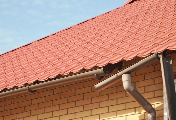 Loose Gutter Repair in Moncks Corner